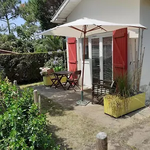  Hébergement de vacances Maisonnette Proche De La France